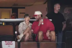 ‘Modern Family’ star Eric Stonestreet gushes over Taylor Swift’s romance with his ‘great’ pal Travis Kelce